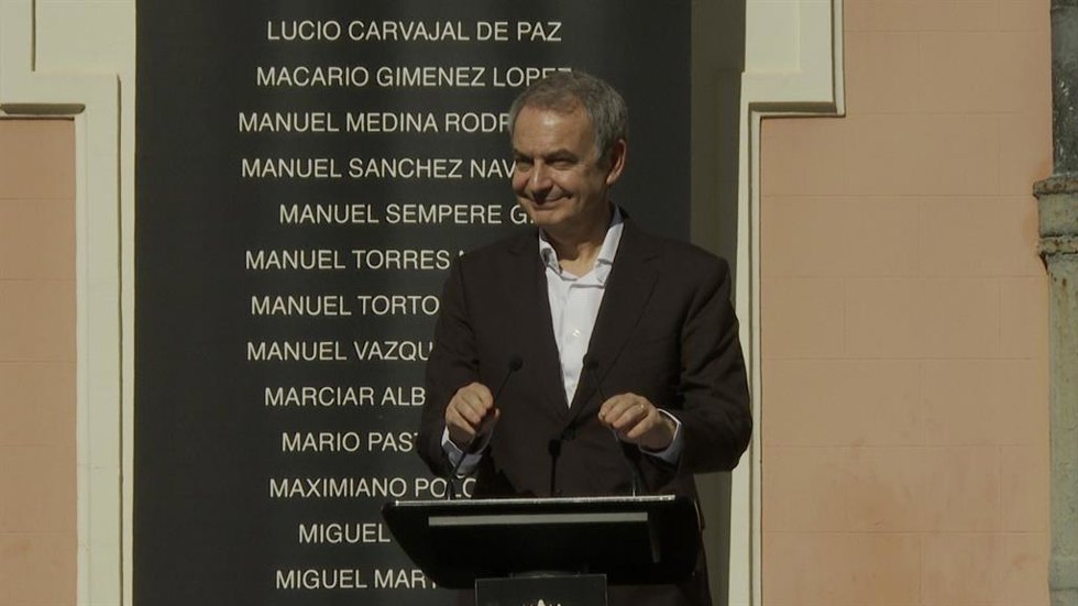 Zapatero subraya en Xtiva que la defensa de la paz "depende en gran medida de la conciencia colectiva"