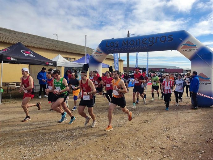 Carrera lanzada en el XXXII Cross de la Laguna de Sariñena