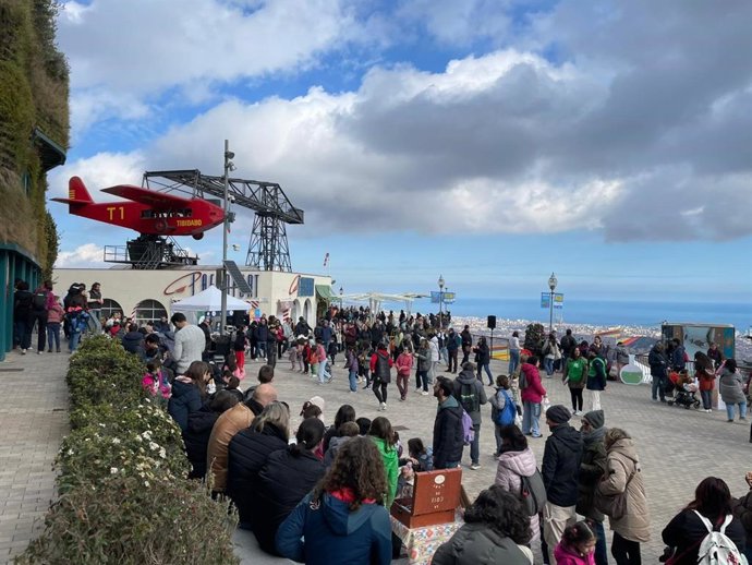 La Fiesta de la Mujer y la Niña en la Ciencia del IR Sant Pau de Barcelona reúne a 2.500 personas