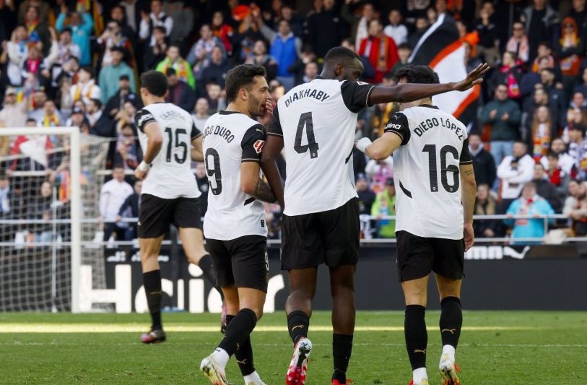 Valencia wins the final against Leganés while Espanyol and Alavés fail