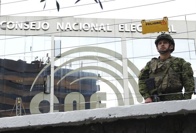 QUITO, Feb. 7, 2025  -- A member of Ecuadorian army stands guard in front of the National Electoral Council, in Quito, Ecuador, Feb. 6, 2025. Ecuador will hold general elections on Feb. 9.