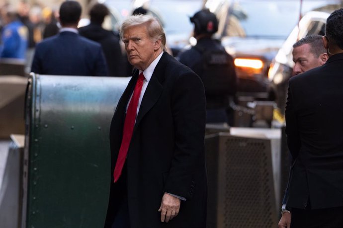 Archivo - March 25, 2024, Manhattan, Ny, United States: Former President Donald Trump arrives at 40 Wall Street after his New York criminal hush money case at Manhattan Criminal Court  His trial will begin on April 15th, 2024.