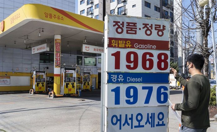 Archivo - Vista de una gasolinera en Seúl, Corea del Sur (archivo)