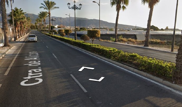 Un ciclista muere en la carretera de Alicún, en Roquetas de Mar (Almería)