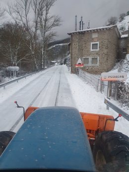 Archivo - Se pide precaución por nieve y hielo