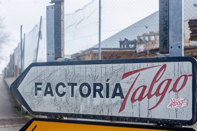 Un cartel indicando la sede de Talgo 