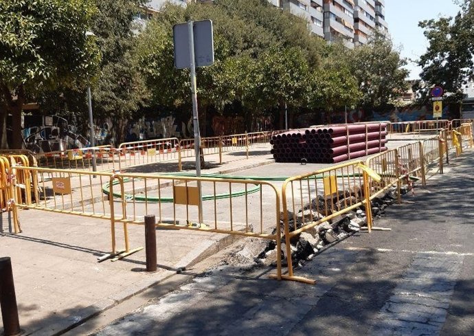 Imagen de recurso de unos trabajos de instalación de cableado de media tensión.