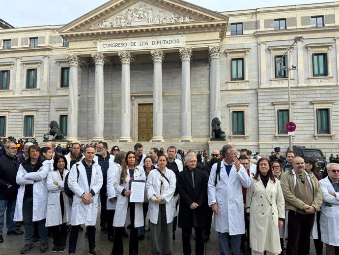 Médicos de toda España se movilizan contra el borrador del Estatuto Marco