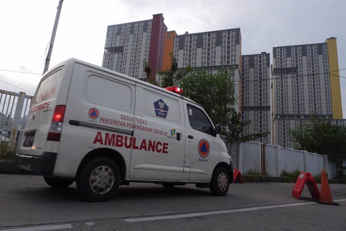 Archivo - Imagen de archivo de una ambulancia en Yakarta, la capital de Indonesia.