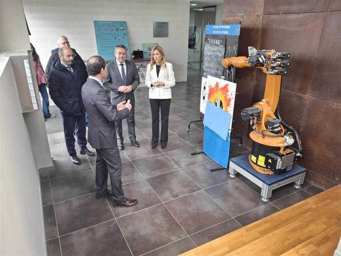 La consejera Marisa López Aragón visita al Centro Tecnológico del Metal