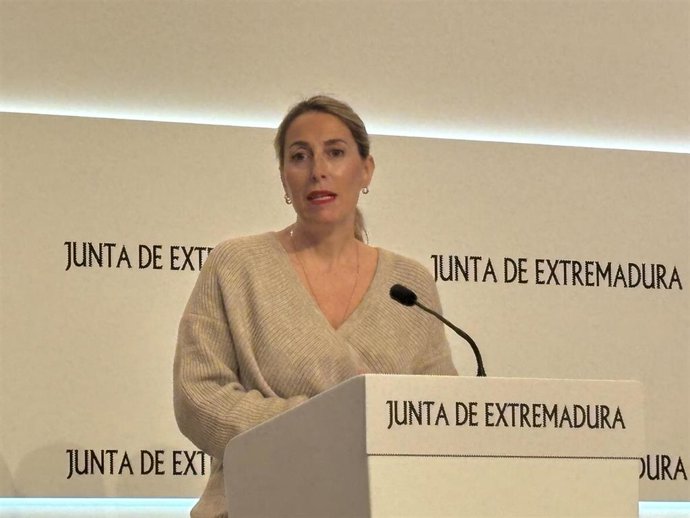 Archivo - La presidenta de la Junta de Extremadura, María Guardiola, en una foto de archivo