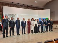 Guardiola acuerda con 11 entidades bancarias el impulso de la promoción de 3.036 viviendas protegidas en la región