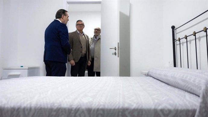 El portavoz del Grupo Parlamentario Vox en Andalucía, Manuel Gavira, visita Anfane.