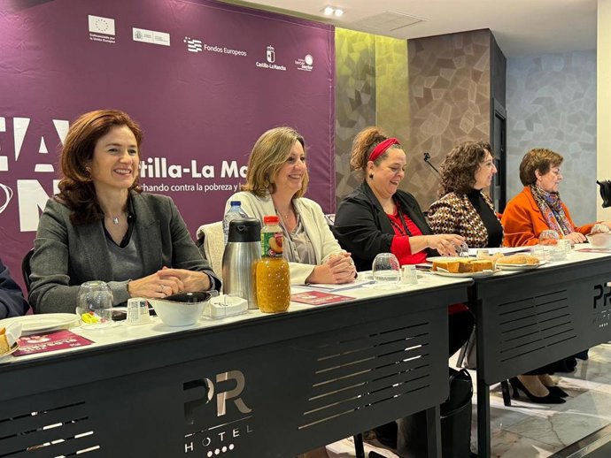 Jornada organizada por EAPN en Ciudad Real con entidades sociales y la consejera de Economía, Empresas y Empleo, Patricia Franco.