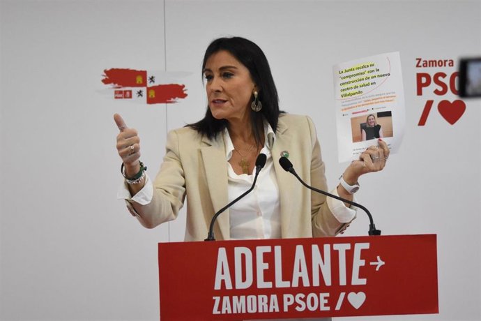 La secretaria de Organización en funciones del PSOE de Castilla y León, Ana Sánchez, durante la rueda de prensa.