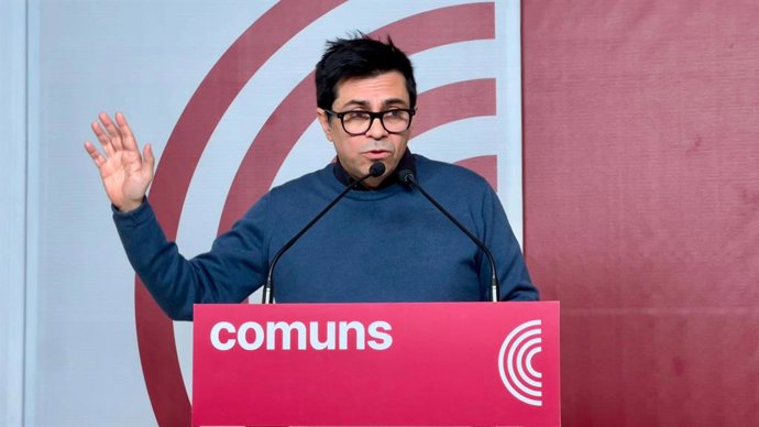El portavoz de los Comuns y secretario primero de la Mesa del Congreso, Gerardo Pisarello, en una rueda de prensa