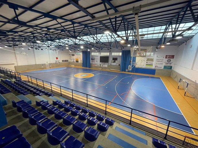 El Palacio Municipal de Deportes de Andratx, tras las reforma del pavimento de la pista.