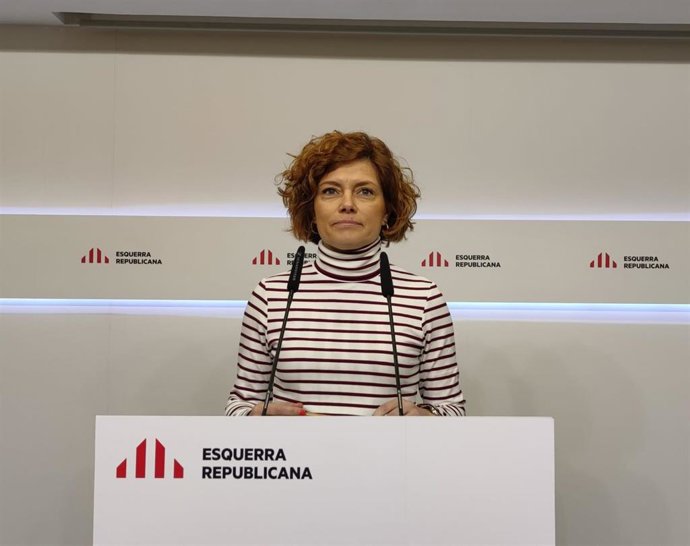 La secretaria general y portavoz de ERC, Elisenda Alamany, en rueda de prensa.