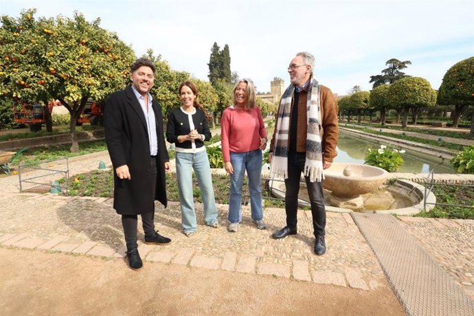 Marián Aguilar, Isabel Albás, Javiero Lebrato y August Benegas en el Alcázar de los Reyes Cristianos.