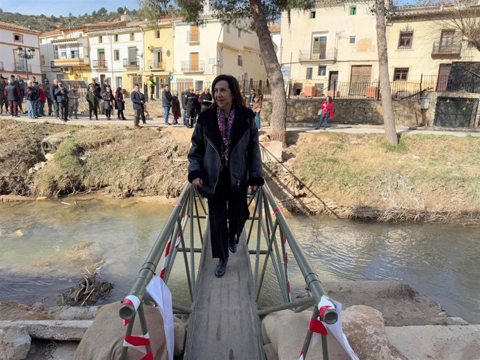 La ministra de Defensa, Margarita Robles, en Mira.