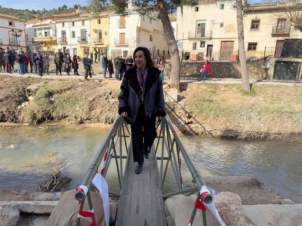 La ministra de Defensa, Margarita Robles, en Mira.