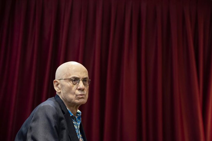 Archivo - El escritor estadounidense James Ellroy durante la presentación de su última novela 'Pánico', en FNAC, a 5 de mayo de 2022, en Valencia, Comunidad Valenciana (España). ‘Pánico’ es un retrato de Hollywood en los años 50 a través de la figura del 