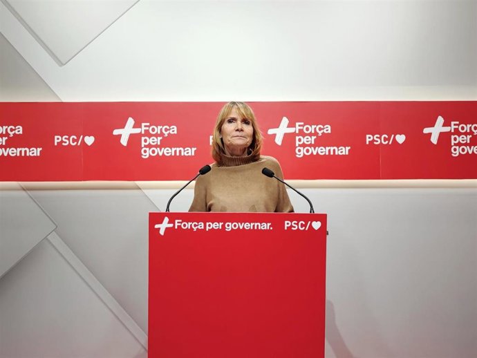 La viceprimera secretaria y portavoz del PSC, Lluïsa Moret, en una rueda de prensa en la sede del partido, a 10 de febrero de 2025, en Barcelona (Catalunya)