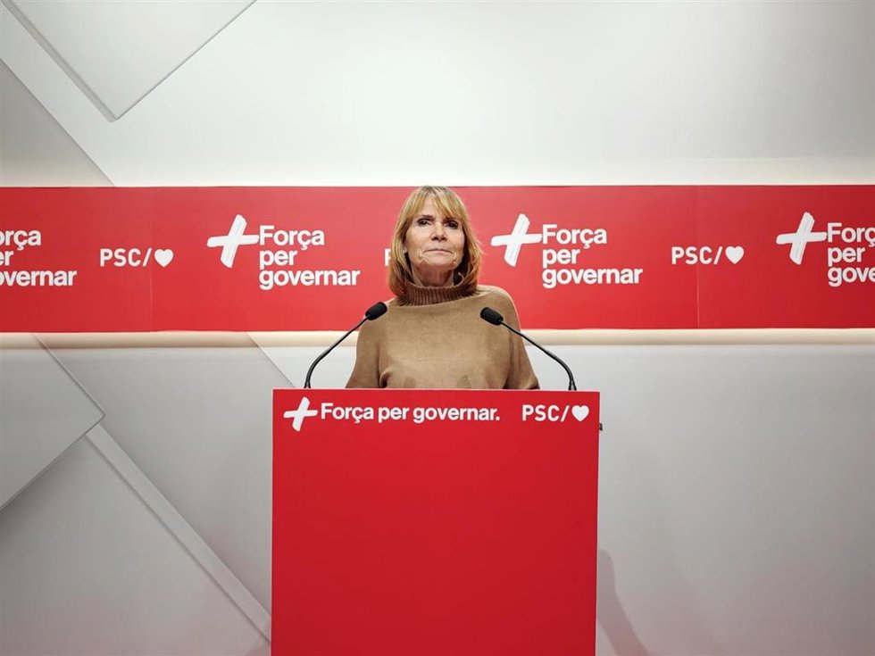 La viceprimera secretaria y portavoz del PSC, Llusa Moret, en una rueda de prensa en la sede del partido, a 10 de febrero de 2025, en Barcelona (Catalunya)