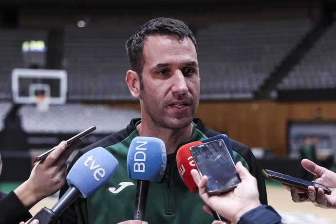 El entrenador del Club Joventut Badalona, Dani Miret, en el Media Day previo a la Copa del Rey 2025