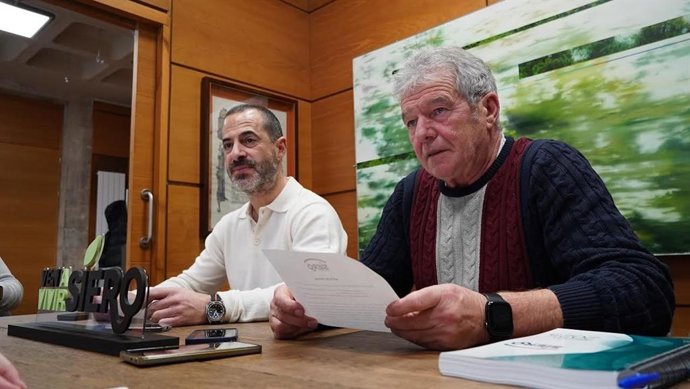 Ángel García, A La Izquierda