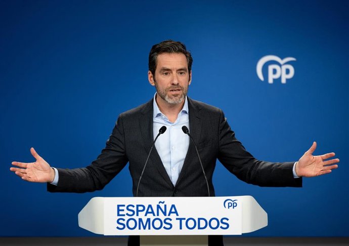 Archivo - El vicesecretario de Cultura y portavoz del Partido Popular, Borja Sémper, durante una rueda de prensa posterior a la reunión del Comité de Dirección del Partido Popular.
