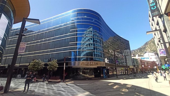 Vista de la sede central de MoraBanc en Andorra la Vella.