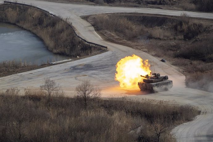 Archivo - Imagen de archivo de un carro de combate en Corea del Sur.