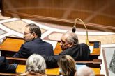 Foto: El Parlamento francés rechaza la tercera moción de censura contra Bayrou