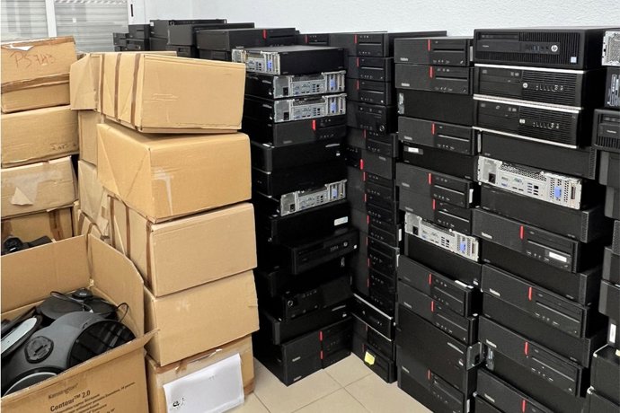 Banco de España dona 1.500 ordenadores para colectivos afectados por la DANA