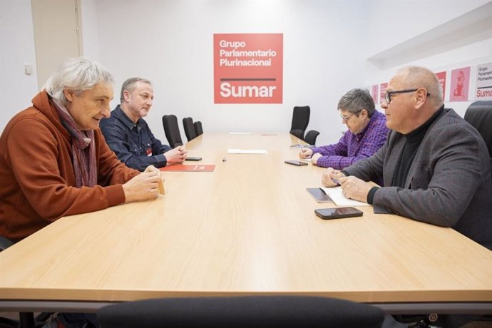 Archivo - Sumar se reúne con la plantilla de Correos en el Congreso
