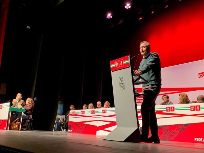 Javier Fernández en el Comité Provincial del PSOE