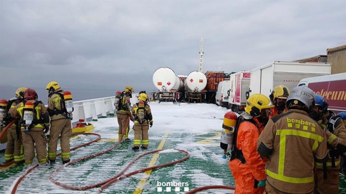 Imagen del simulacro junto a Capitanía Marítima