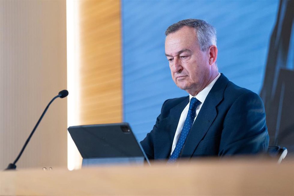 El consejero delegado de Banco Sabadell, César González-Bueno, durante una rueda de prensa para presentar los resultados de 2024, en las oficinas de Banco Sabadell, a 7 de febrero de 2025, en Madrid (España)