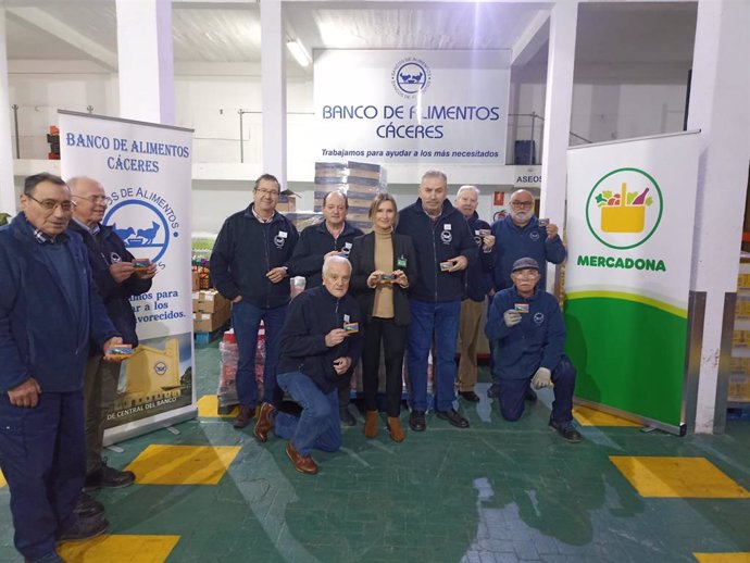 Mercadona entrega 3.000 kilos de productos al Banco de Alimentos de Cáceres
