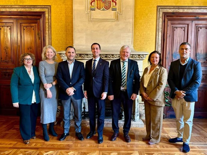 El presidente del Consell, Llorenç Galmés, recibe en audiencia a la FEHM