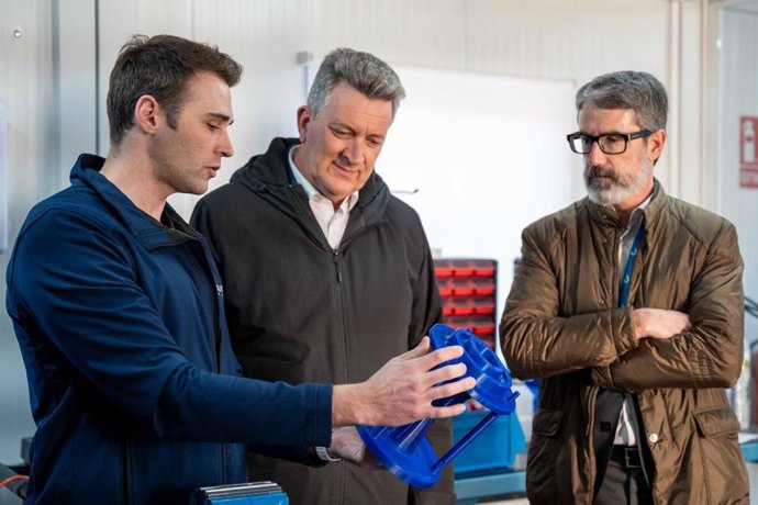 Visita de Vicente Martínez Mus el centro de ensayos de Arkadia Space