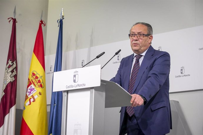 El consejero de Hacienda, Administraciones Públicas y Transformación Digital, Juan Alfonso Ruiz Molina, en rueda de prensa