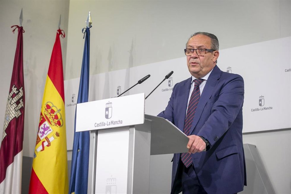 El consejero de Hacienda, Administraciones Públicas y Transformación Digital, Juan Alfonso Ruiz Molina, en rueda de prensa