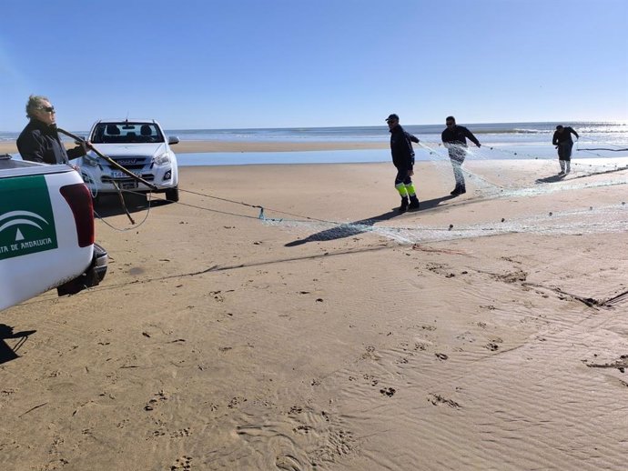 Operación contra la pesca ilegal en la provincia de Huelva.