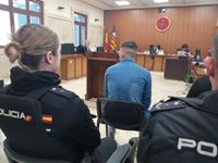 Vecino del piso incendiado en una finca de Palma tras una discusión dice que se despertó y "vio todo lleno de humo"