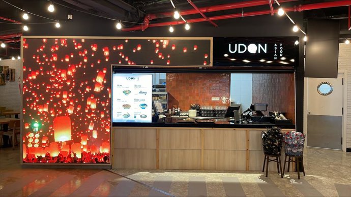 Udon Asian Food amplía su presencia en el aeropuerto Madrid-Barajas con un segundo local.