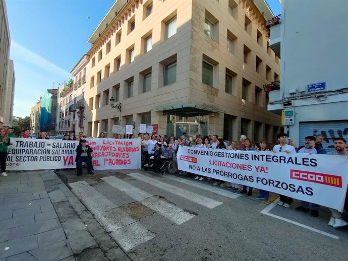 Archivo - Arxiu - Imatge d'arxiu d'una concentració per residències i centres de dia 