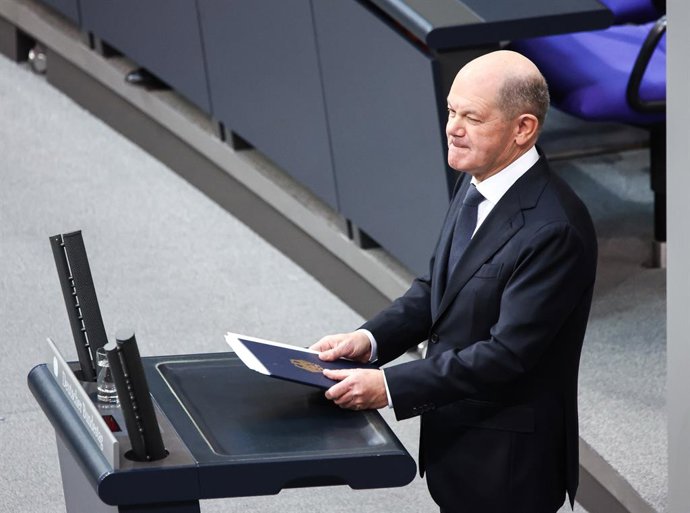11 de fevereiro de 2025, Berlim: O chanceler alemão, Olaf Scholz, discursa durante a última sessão ordinária do Bundestag alemão antes das próximas eleições. Foto: Hannes P Albert/dpa