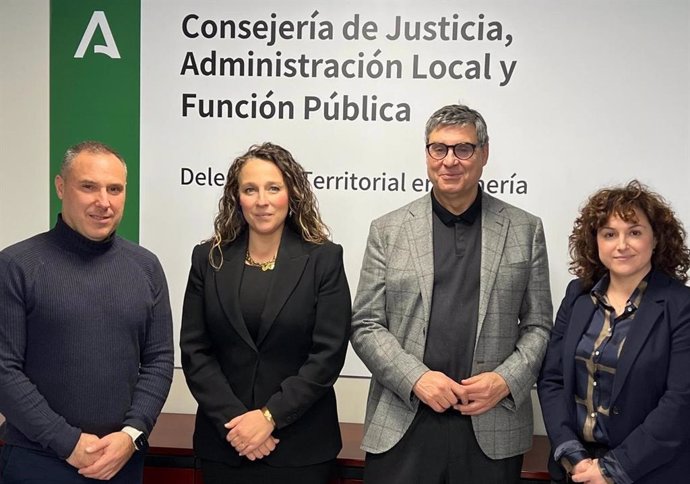 La Junta reafirma su "compromiso para reforzar y diversificar" los programas de reinserción juvenil en Almería.